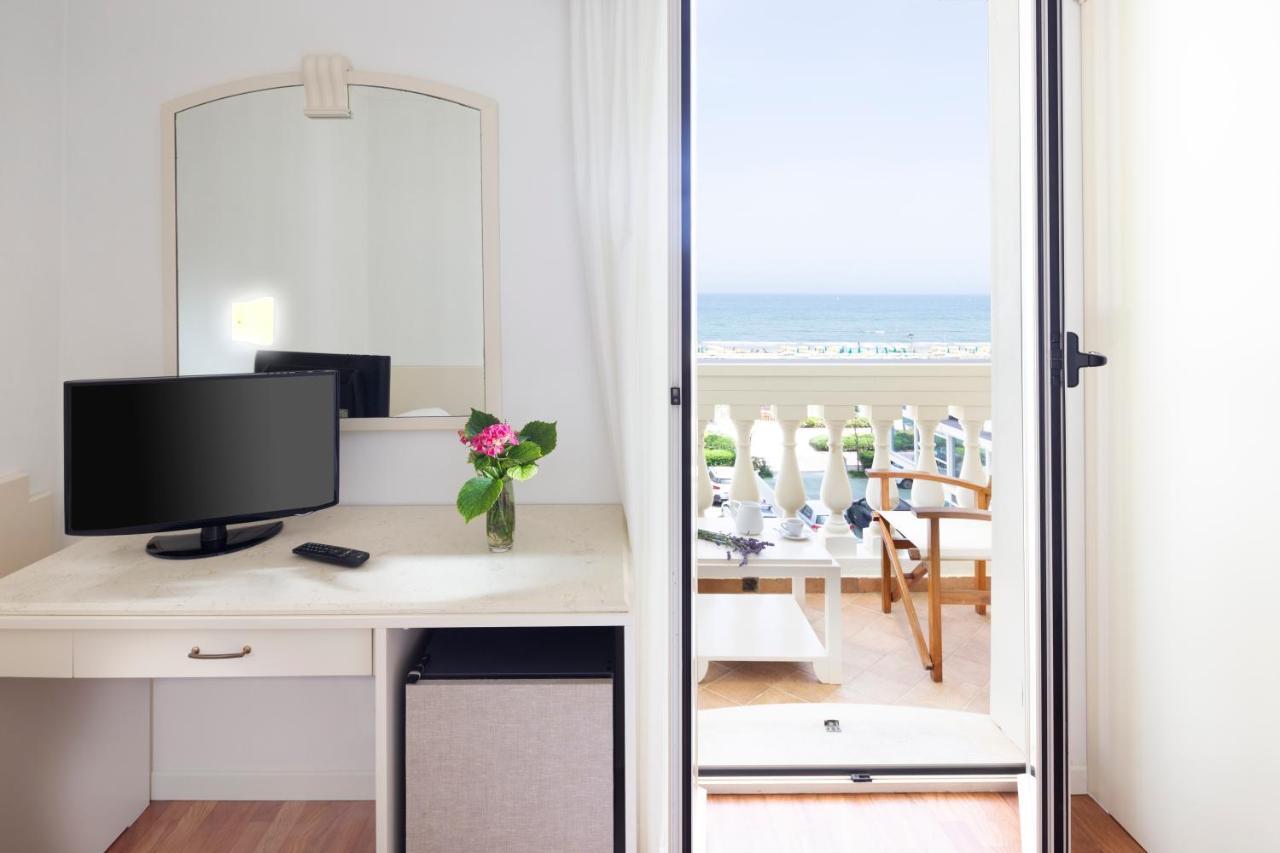 Novecento Suite Hotel Riccione Exterior photo