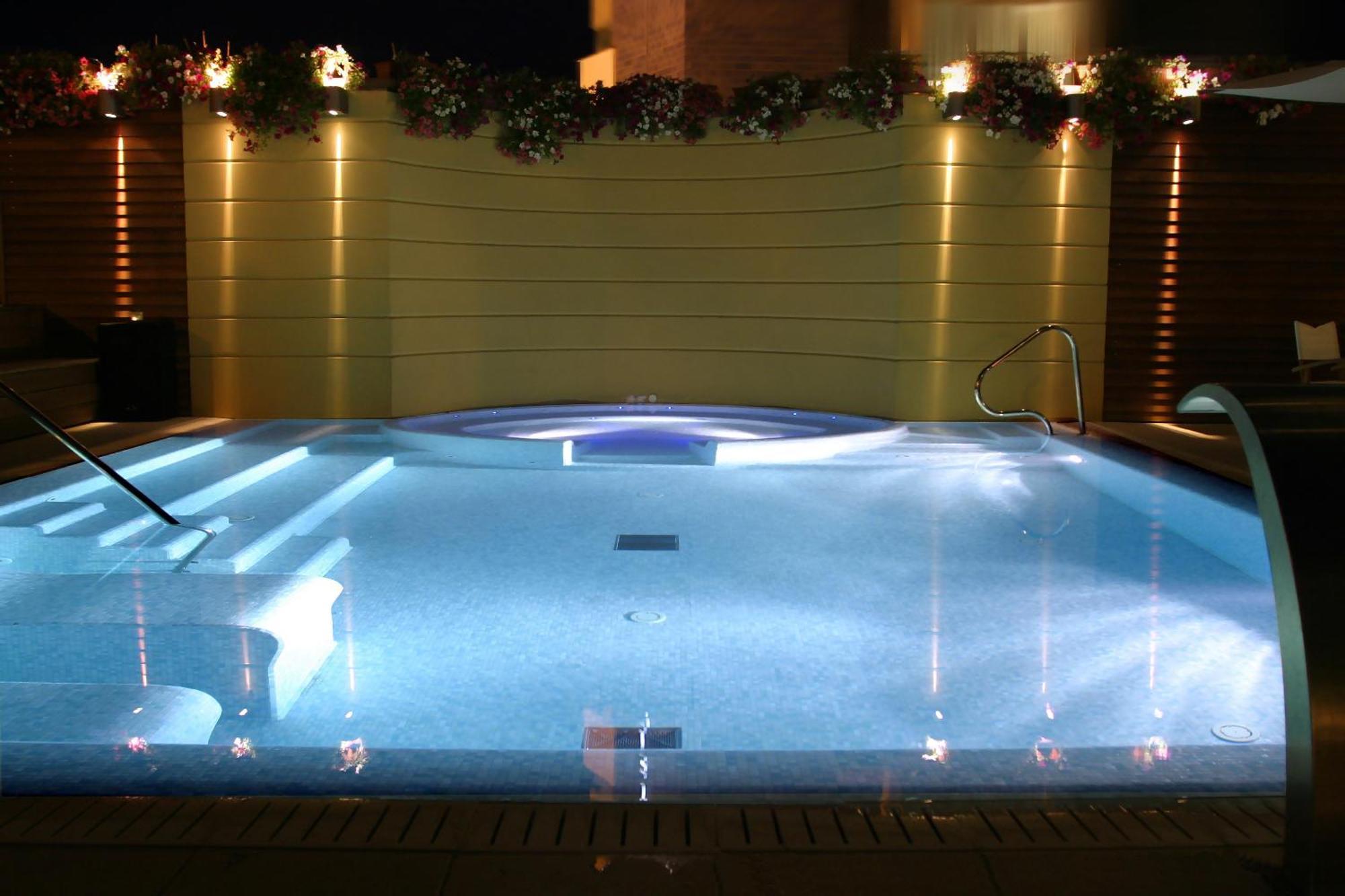 Novecento Suite Hotel Riccione Exterior photo