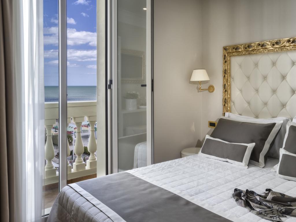 Novecento Suite Hotel Riccione Exterior photo