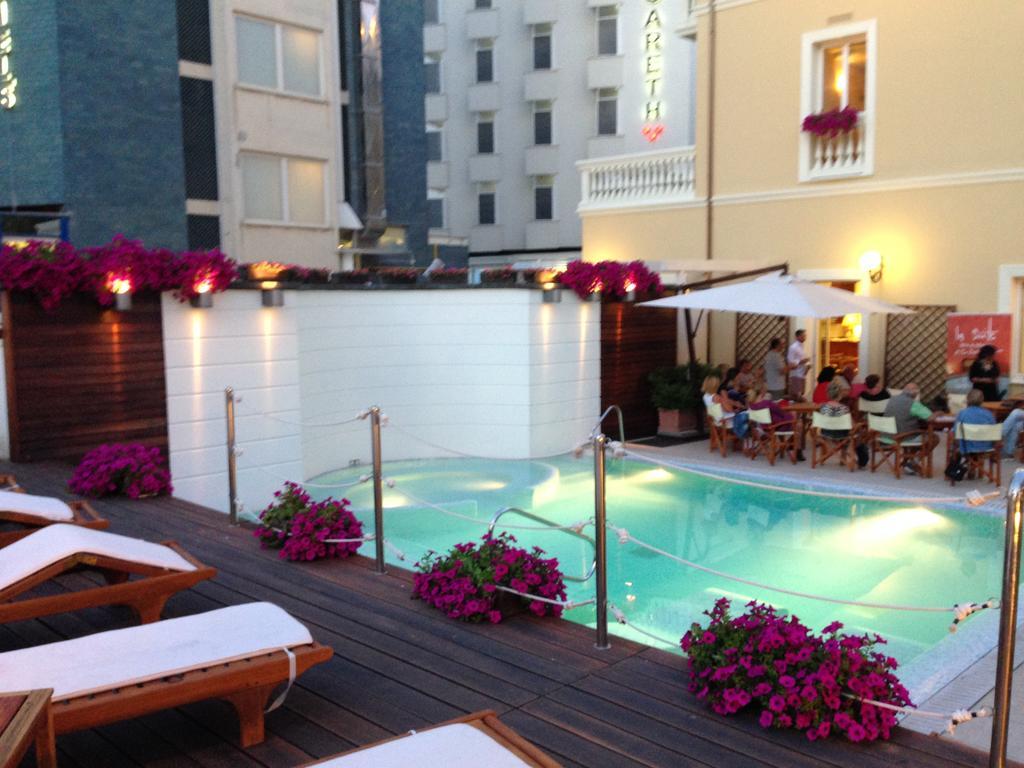 Novecento Suite Hotel Riccione Exterior photo