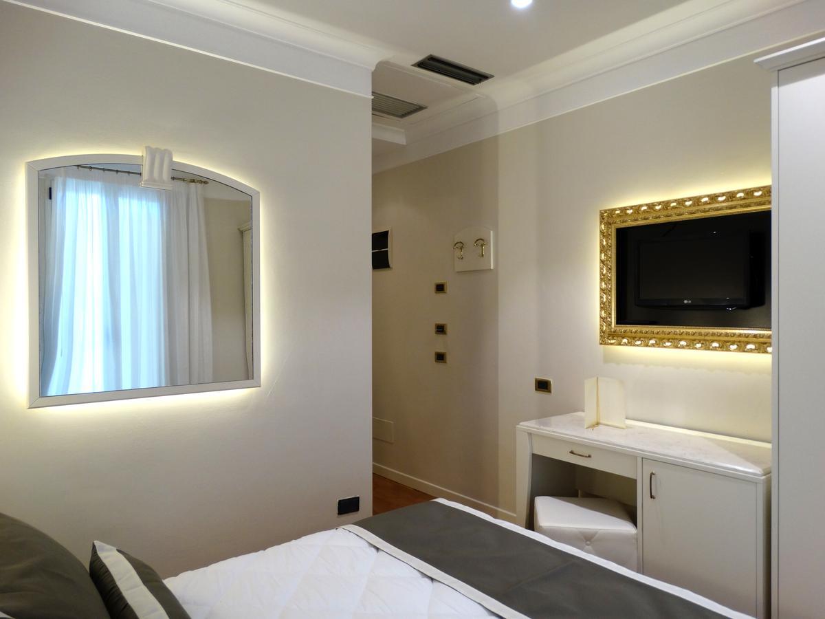 Novecento Suite Hotel Riccione Exterior photo