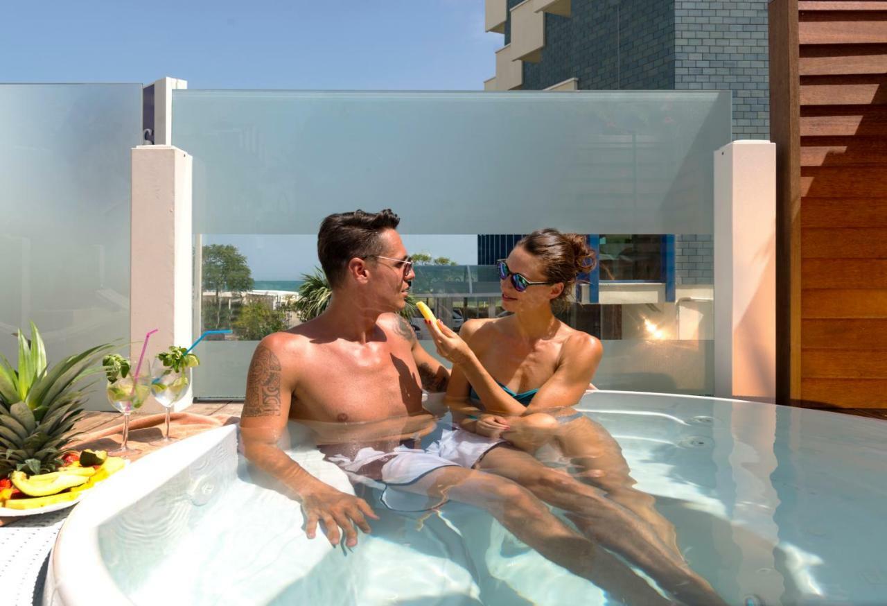 Novecento Suite Hotel Riccione Exterior photo